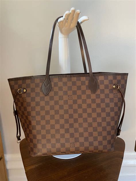 authentic louis vuitton neverfull mm.